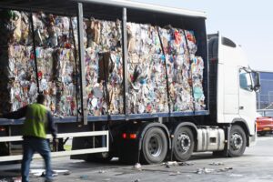 Jak powinien przebiegać transport odpadów?