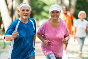 Aktywność fizyczna seniorów – dlaczego ruch jest ważny niezależnie od wieku?
